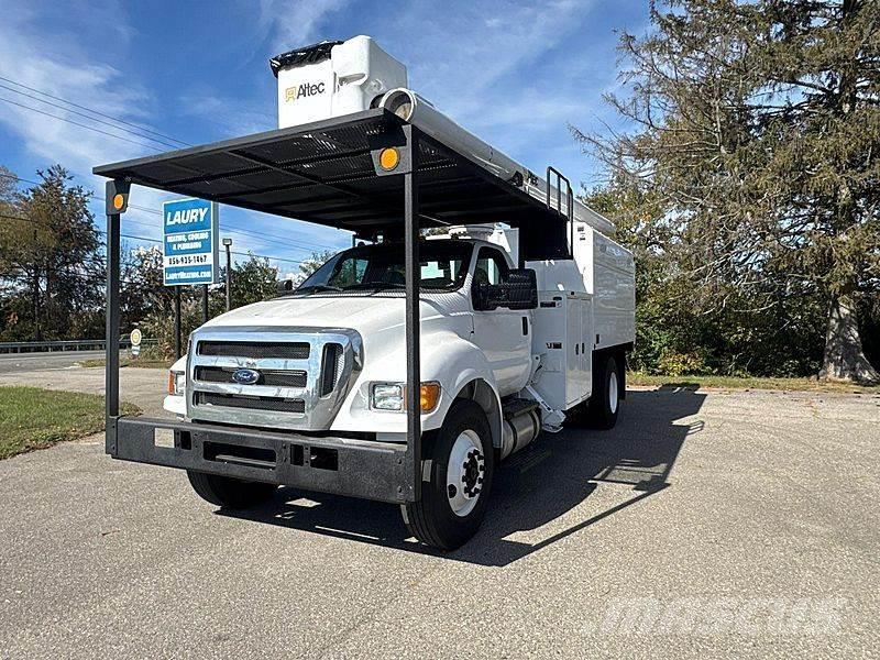 Ford F-750 트럭 탑재 고소작업대