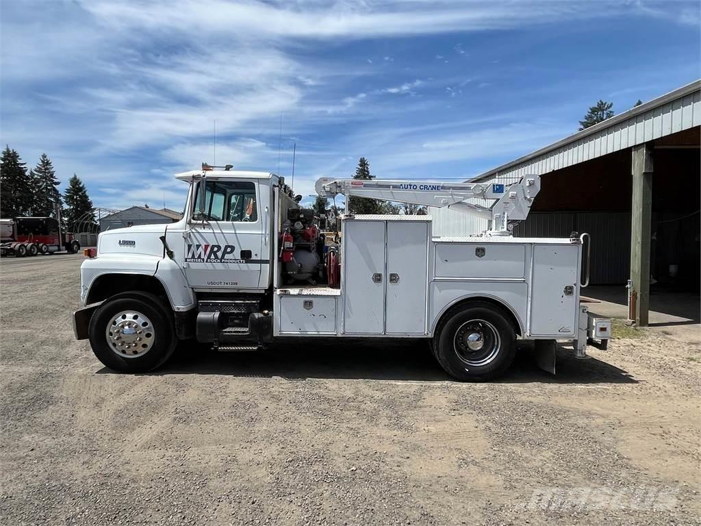 Ford L8000 시립/다목적 차량
