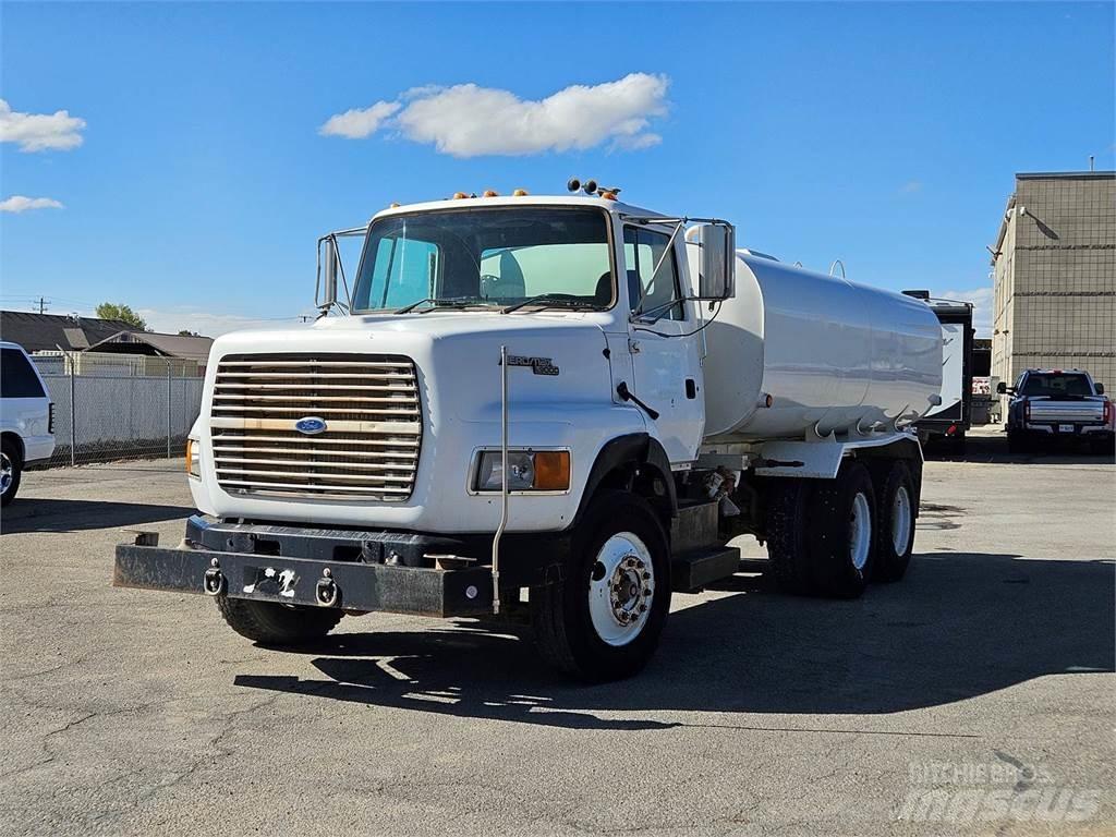 Ford L9000 탱커 트럭