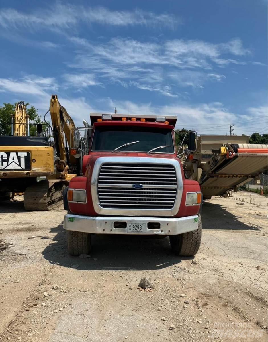 Ford L9000 탱커 트럭
