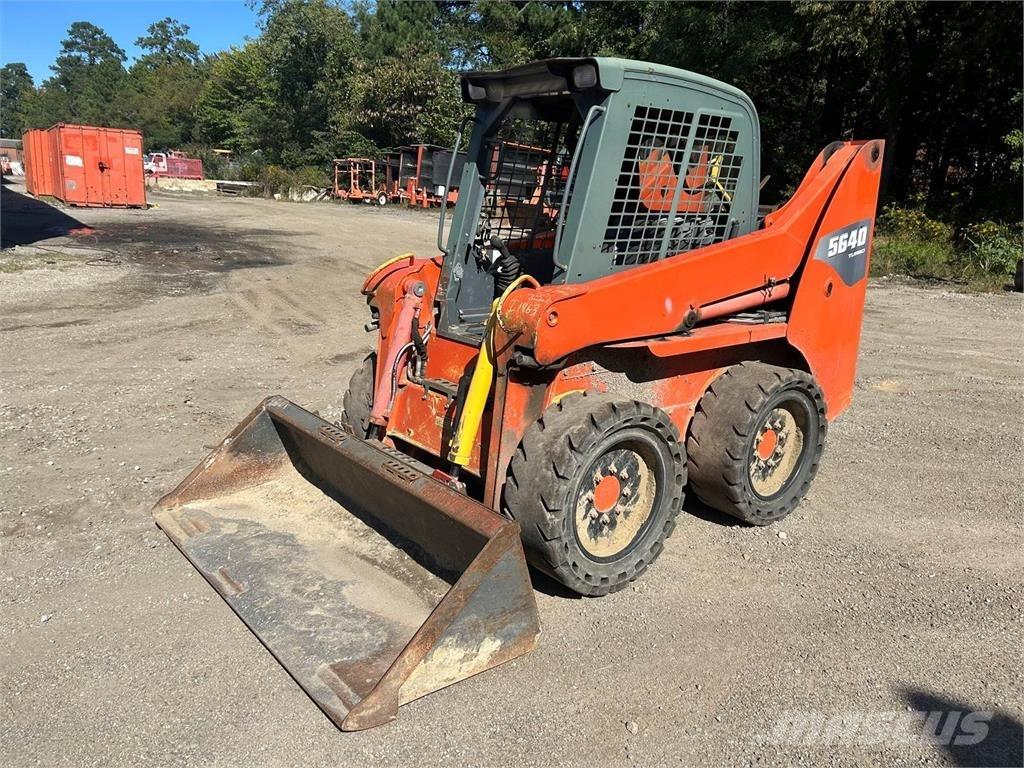 Gehl 5640E 궤도식 로우더