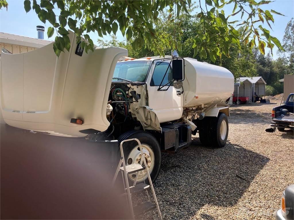 GMC 7500 탱커 트럭