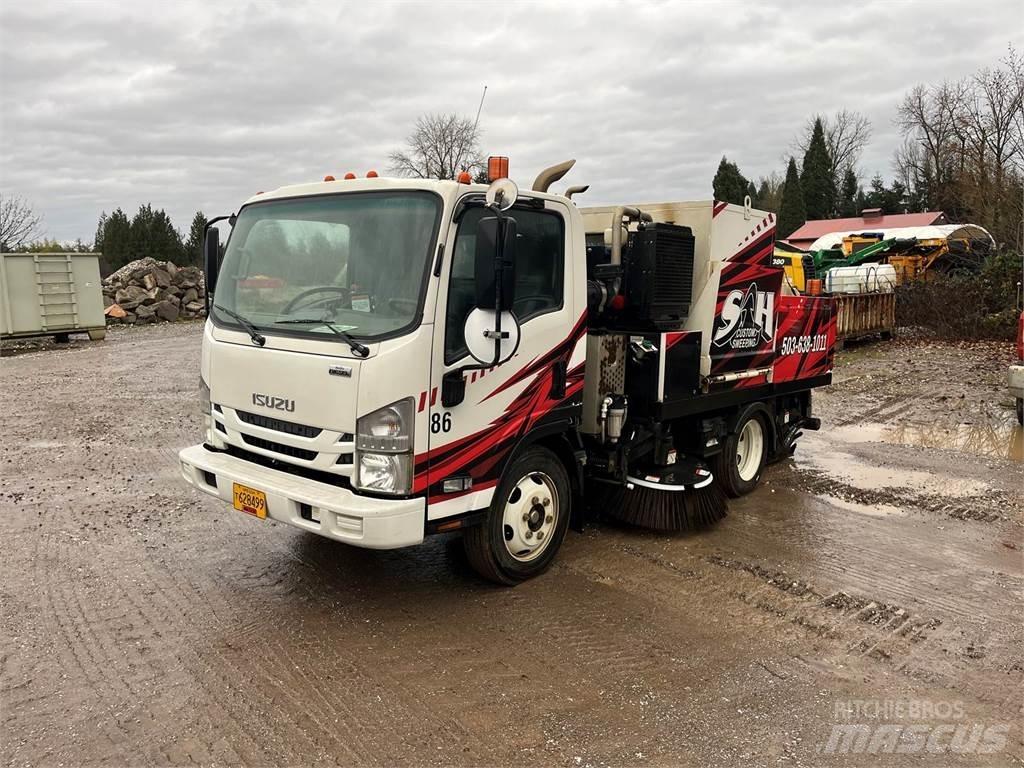 Isuzu NPR 도로 청소차