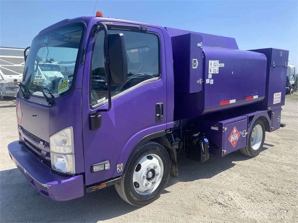 Isuzu NQR 탱커 트럭
