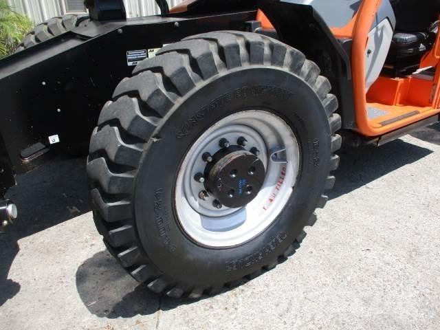 JLG 1055 텔러 핸들러