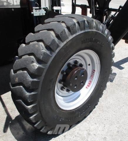 JLG 1055 텔러 핸들러