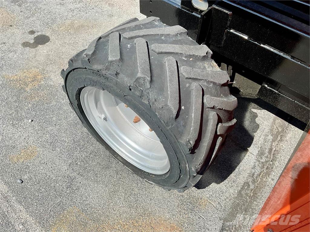 JLG 260MRT 가위형 리프트
