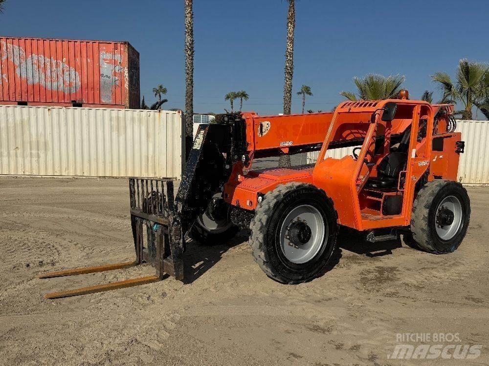 JLG 8042 텔러 핸들러