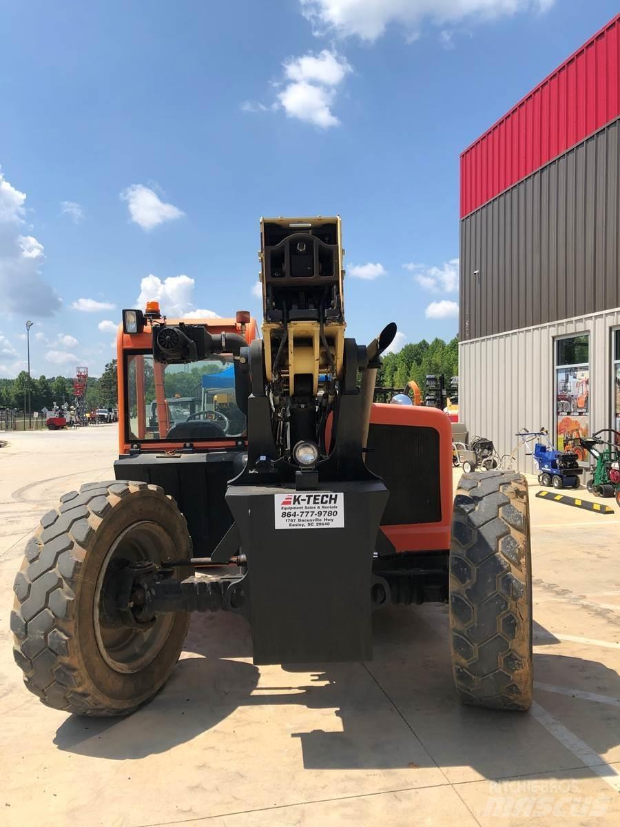 JLG G6-42A 견인식 전동이동 리프트