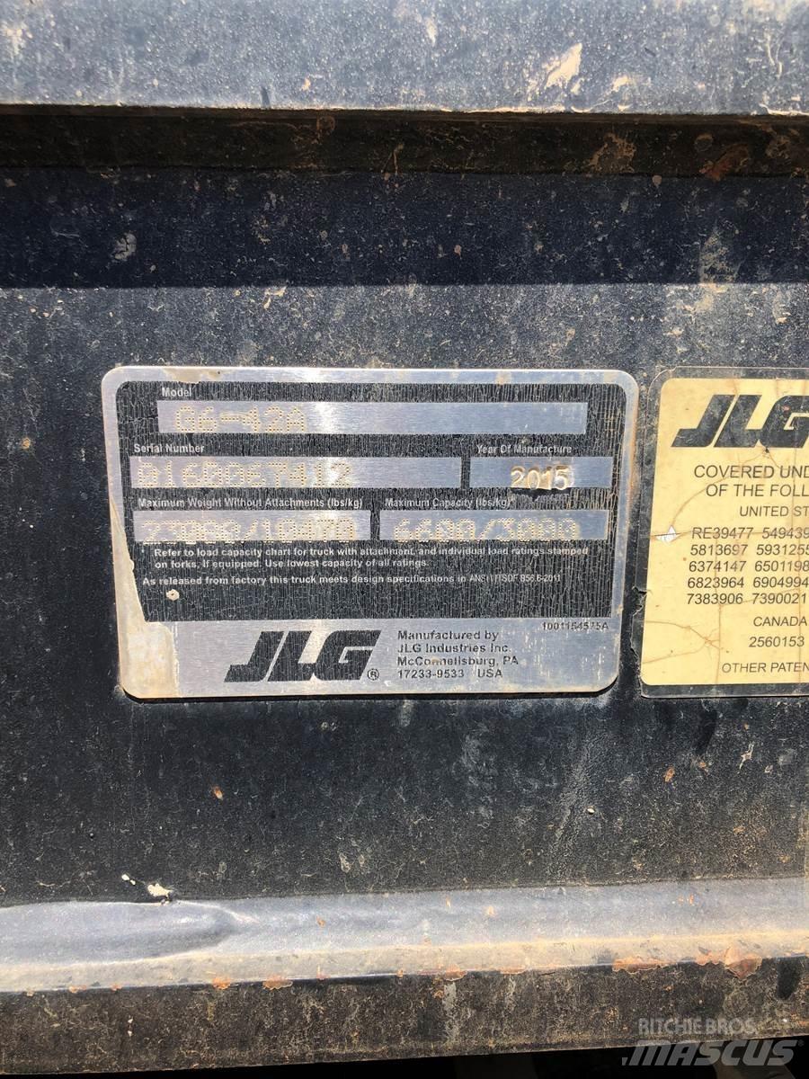 JLG G6-42A 견인식 전동이동 리프트