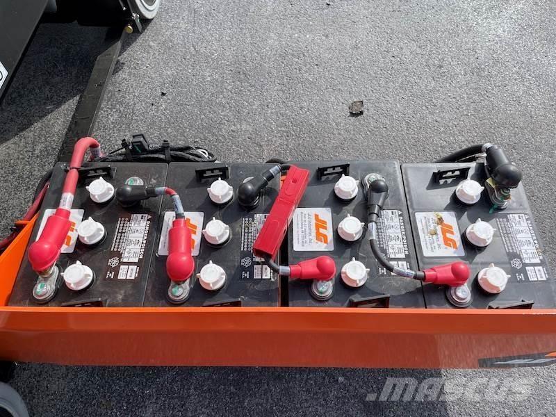 JLG R1932 가위형 리프트