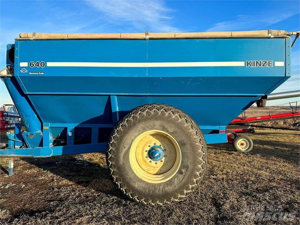 Kinze 640 곡물용 카트