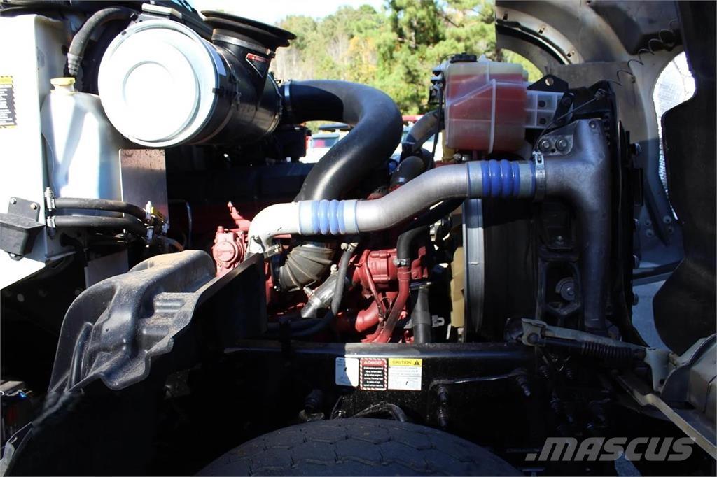 Mack 84FR 덤프 트럭