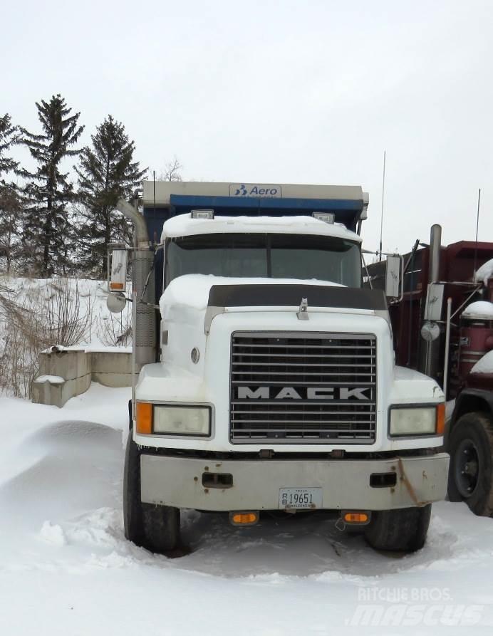 Mack CL613 덤프 트럭