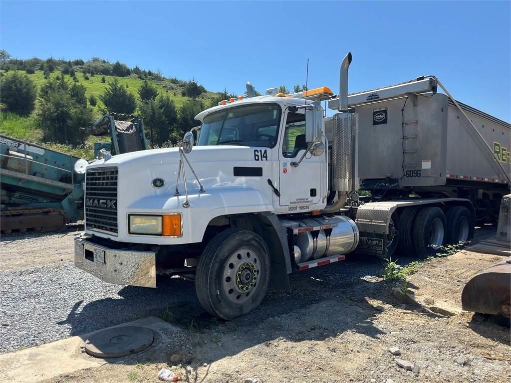 Mack CL733 기타 트럭