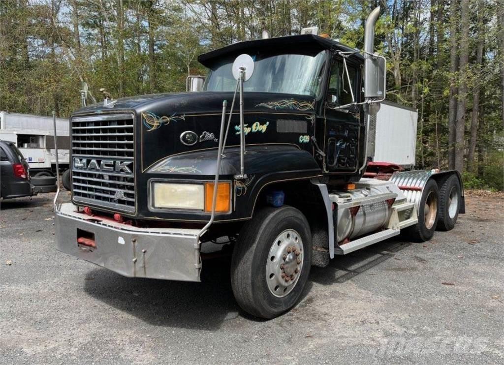 Mack CL733 트랙터 유닛