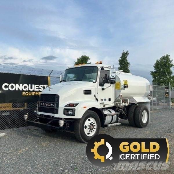 Mack MD642 탱커 트럭