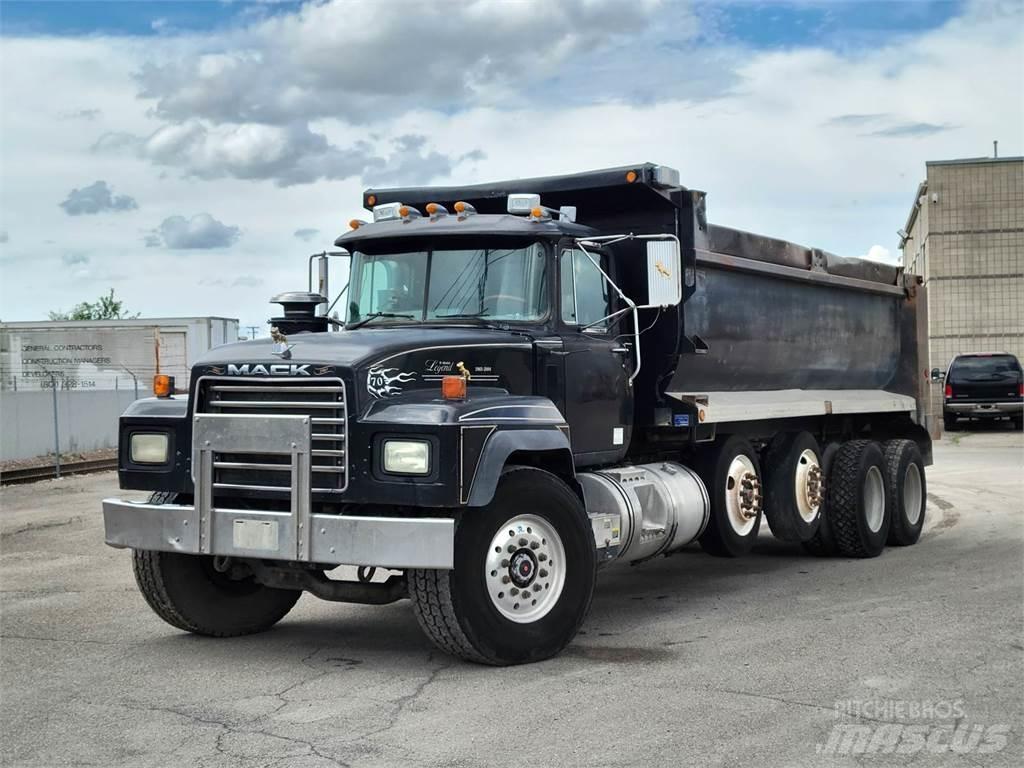 Mack RD690 덤프 트럭
