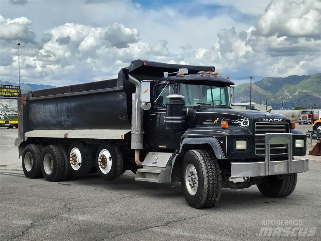 Mack RD690 덤프 트럭