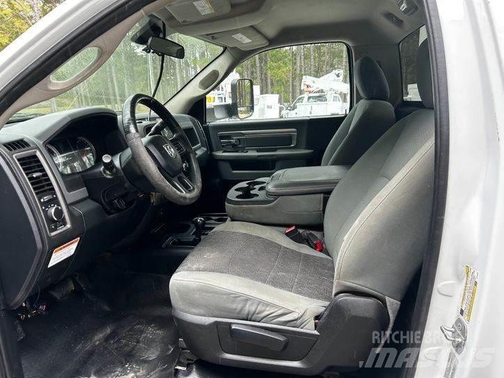 RAM 5500 트럭 탑재 고소작업대