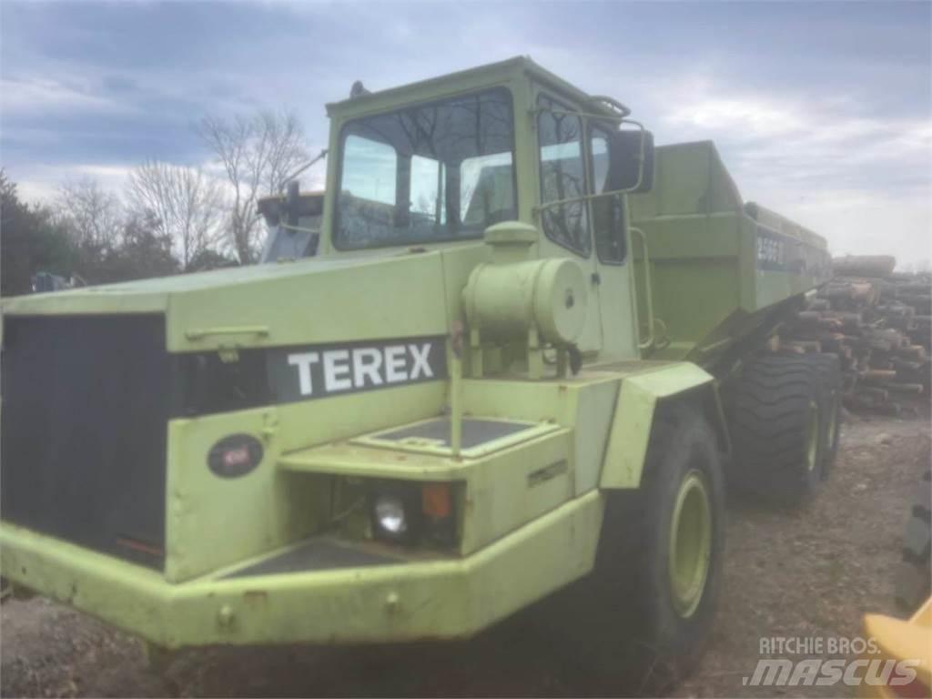 Terex 2566 패널 화물차