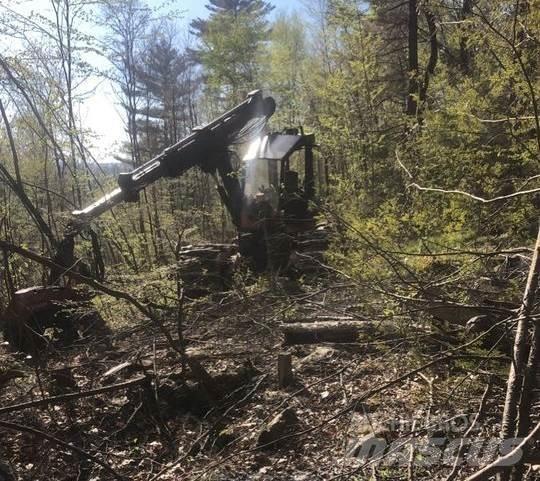 Valmet 921 원목 하베스터