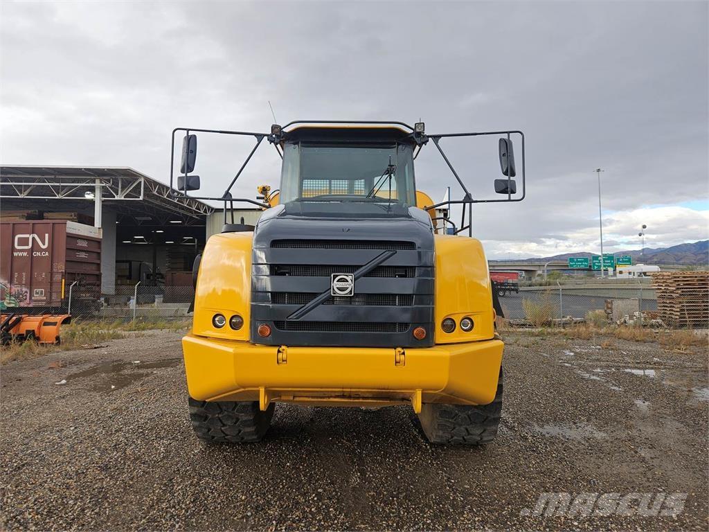 Volvo A40E 탱커 트럭
