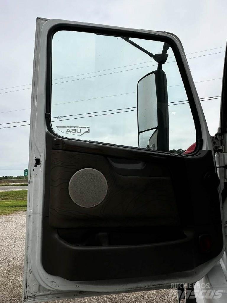 Volvo D13 엔진