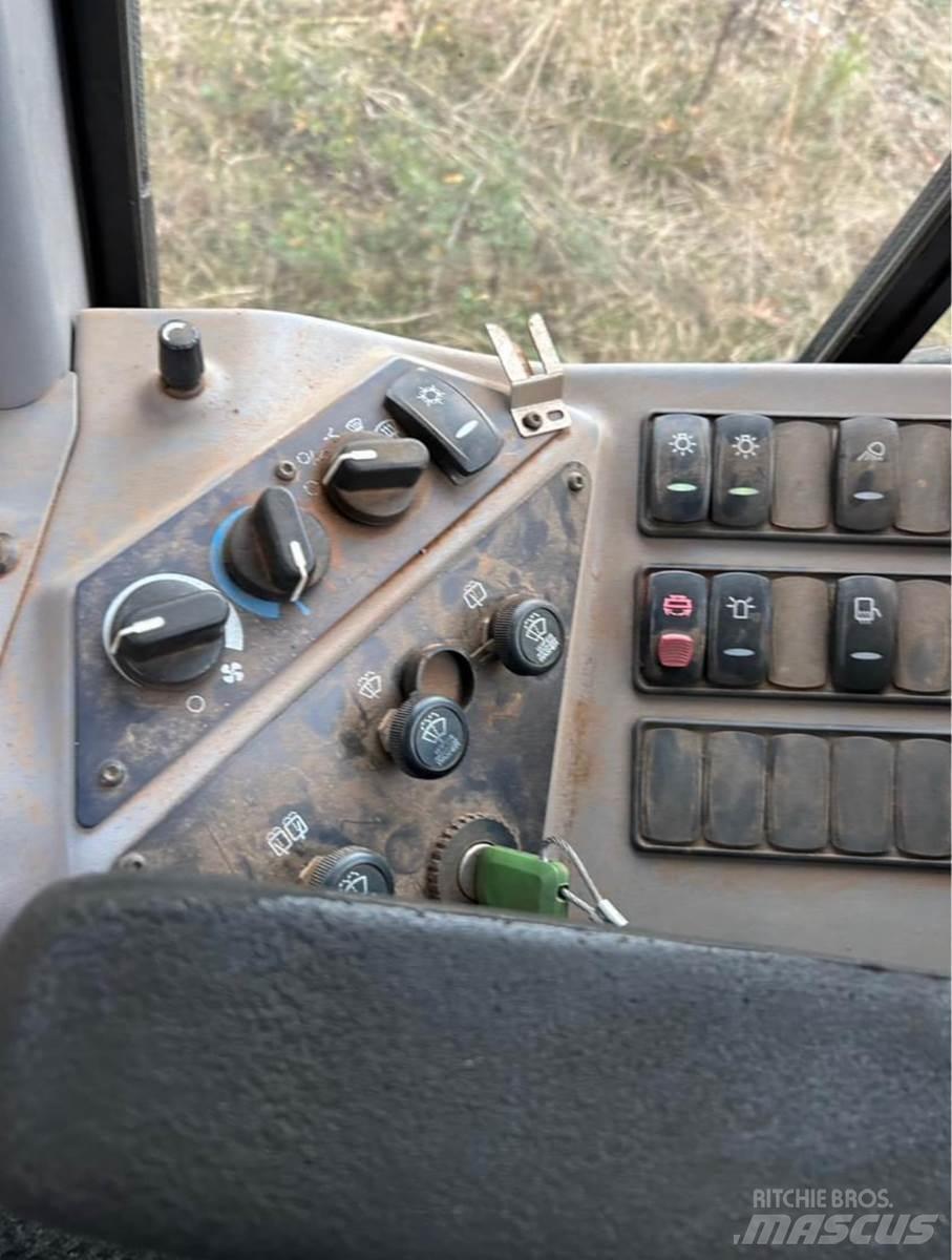 Volvo G946 그레이더