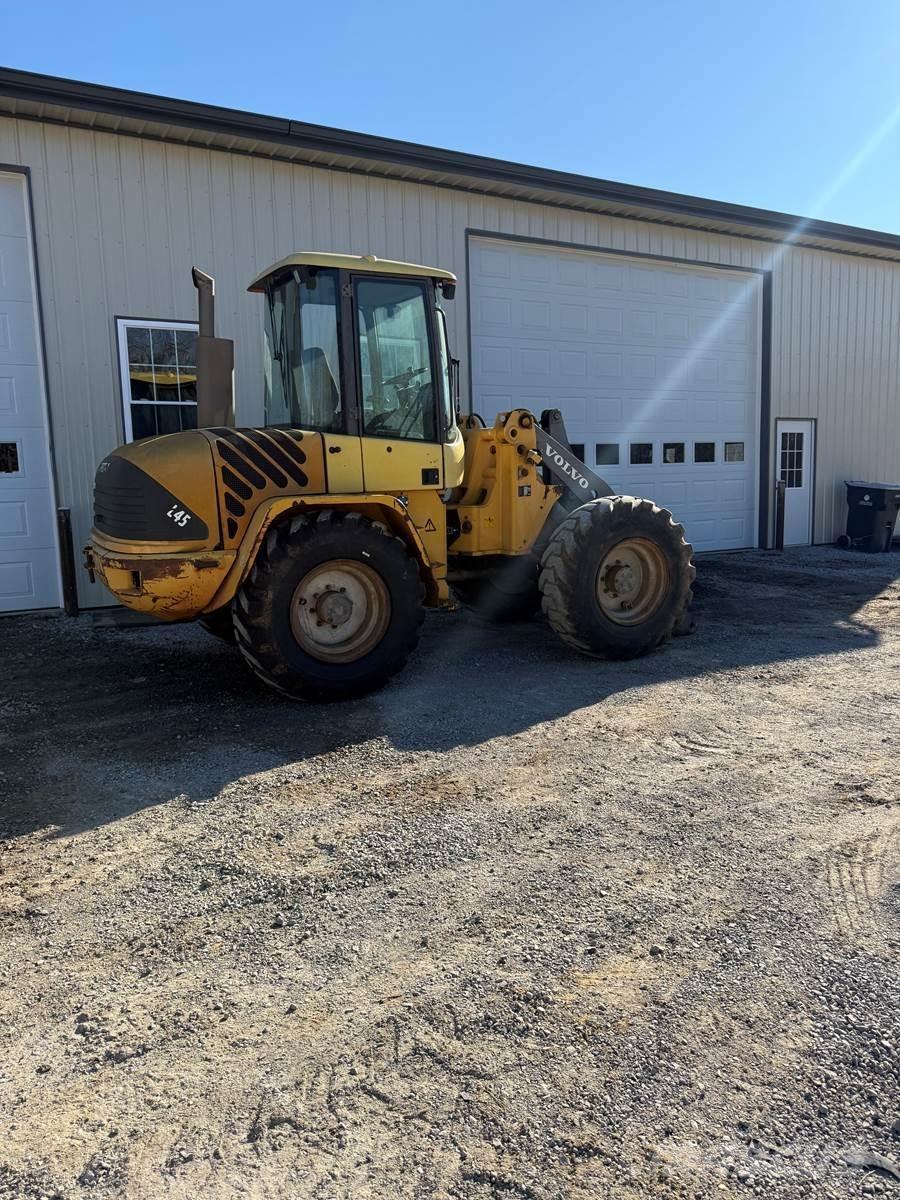 Volvo L45  휠로우더