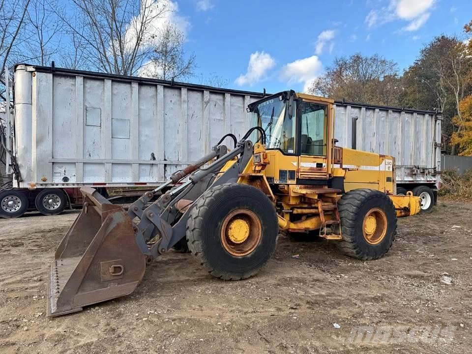Volvo L90B  휠로우더