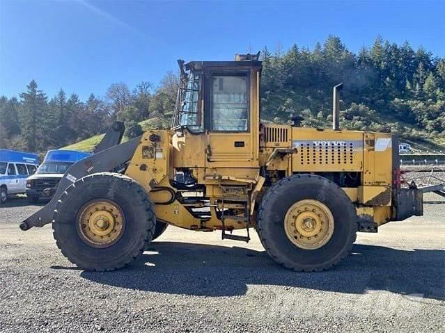 Volvo L90C  휠로우더