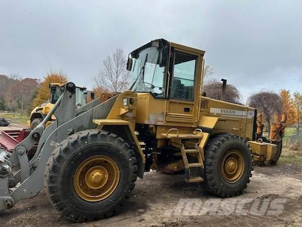 Volvo L90C  휠로우더