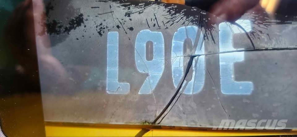 Volvo L90E  휠로우더