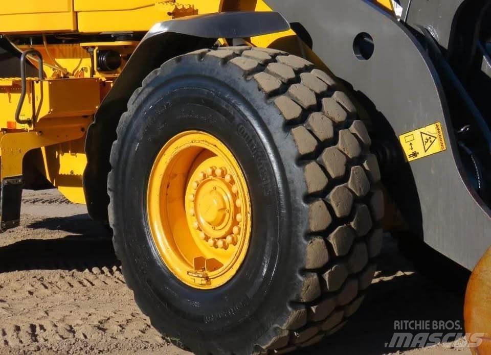 Volvo L90G  휠로우더