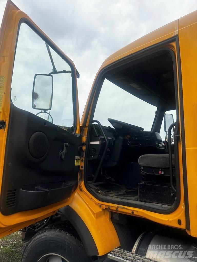Volvo VHD 덤프 트럭