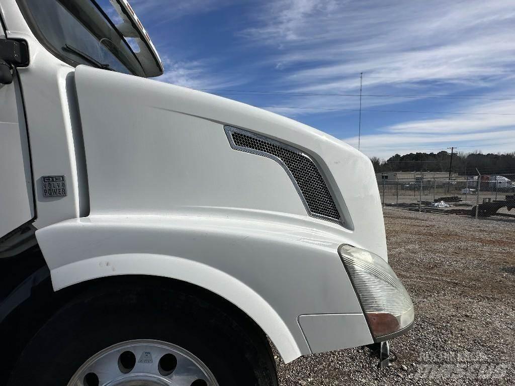 Volvo VNL 운송 장비 - 기타