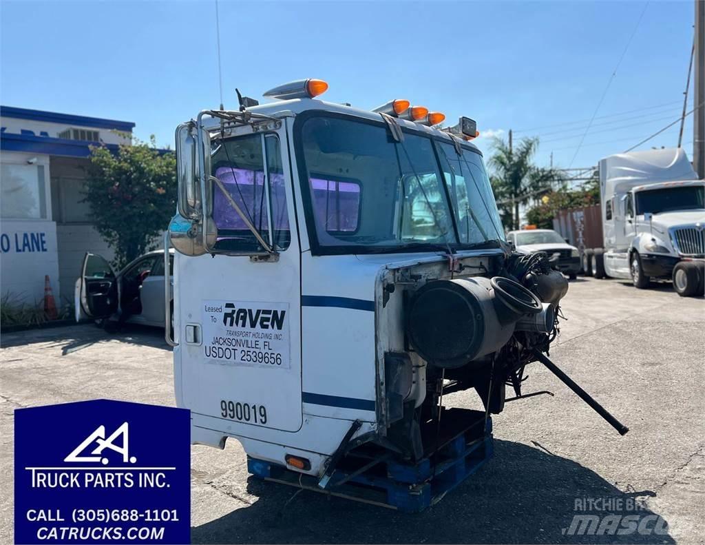 Volvo VNL 운송 장비 - 기타