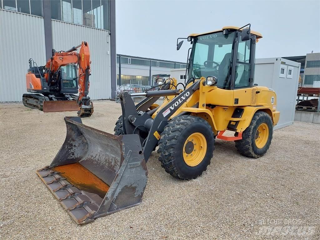 Volvo L30G  휠로우더