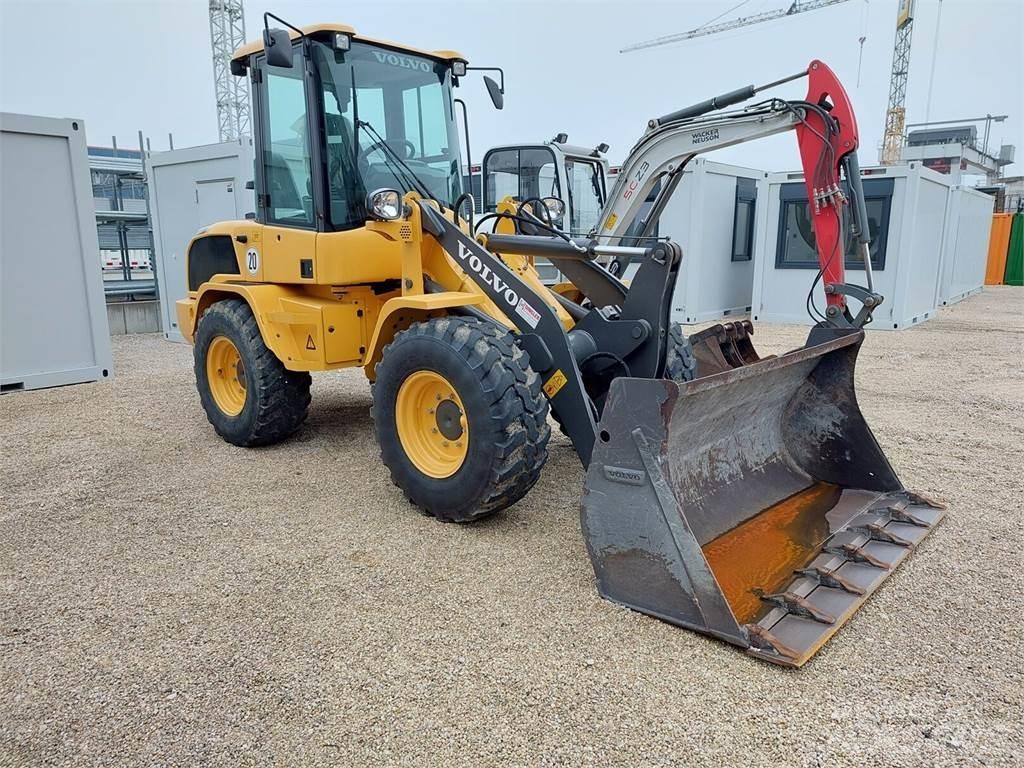 Volvo L30G  휠로우더