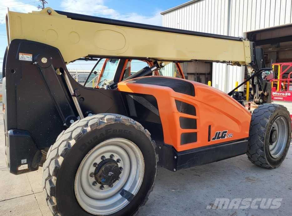 JLG 742 텔러 핸들러