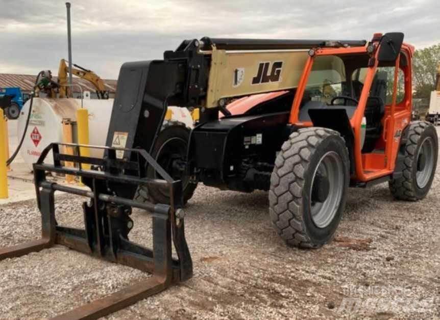 JLG 943 텔러 핸들러