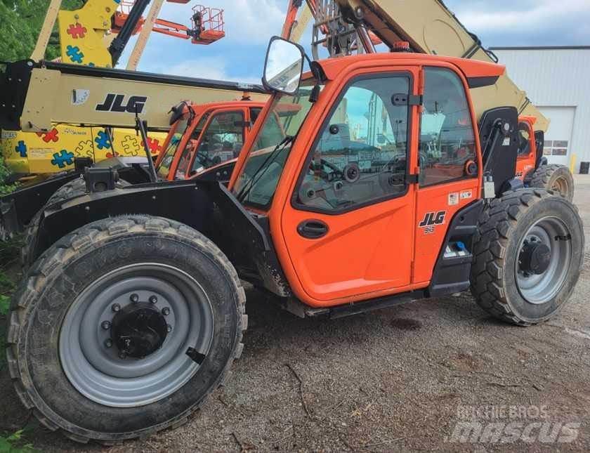 JLG 943 텔러 핸들러