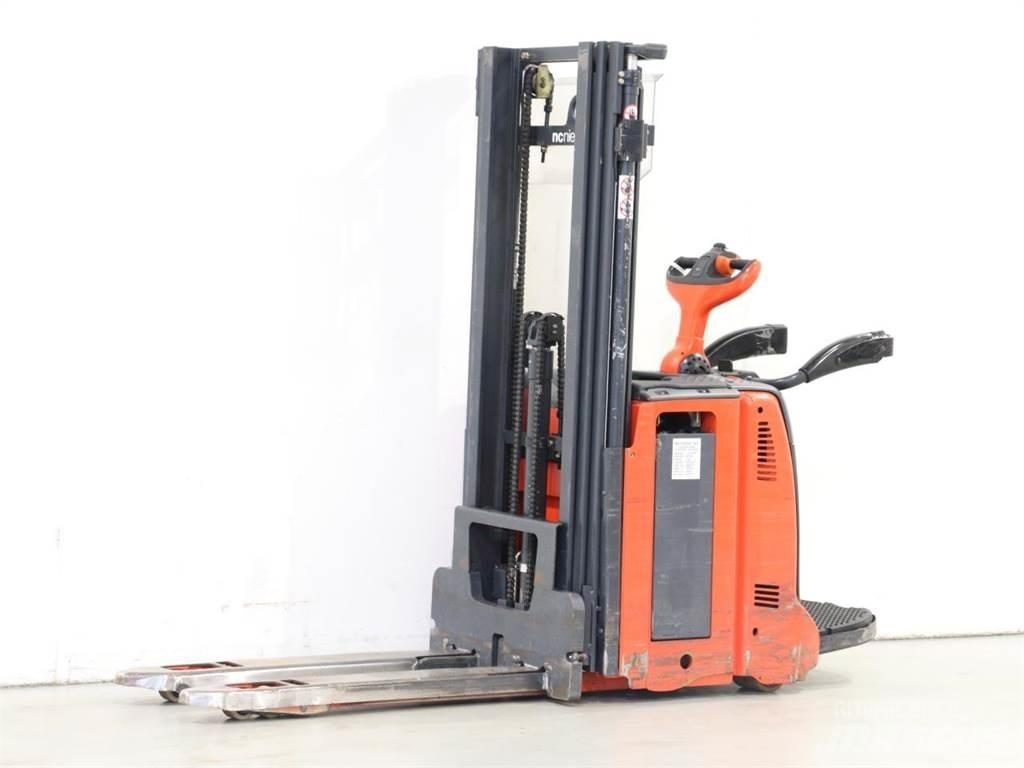 Linde D12AP/133 포크리프트
