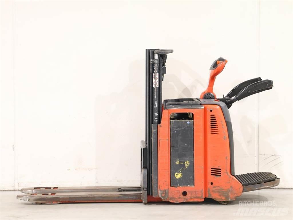 Linde D12AP/133-00 포크리프트