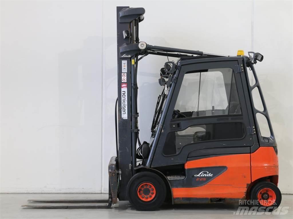 Linde E25/387-01 전동 지게차