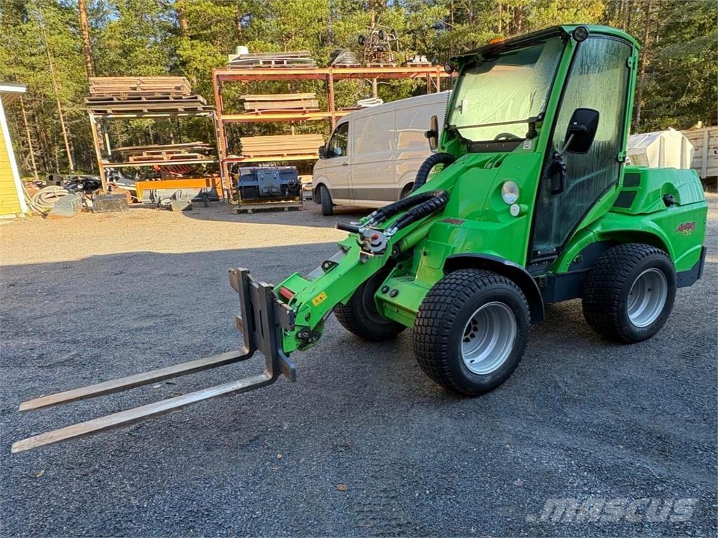 Avant 750 미니 로더