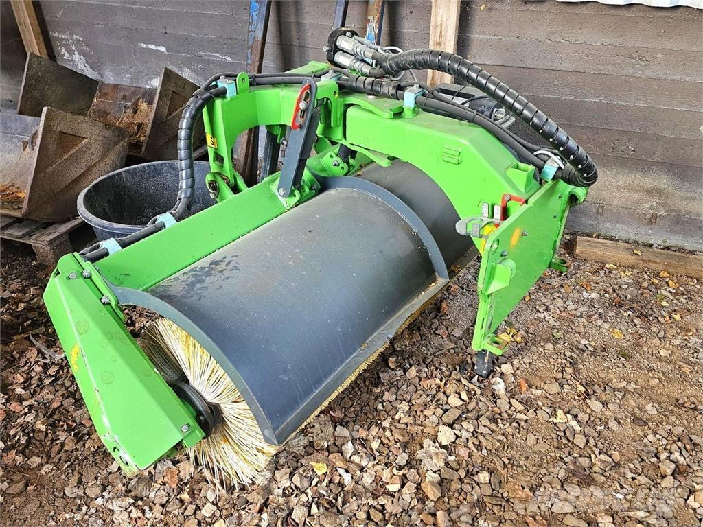 Avant Avoharja 브러쉬