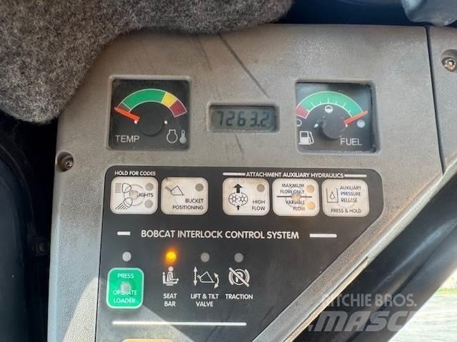 Bobcat A220  스키드로더