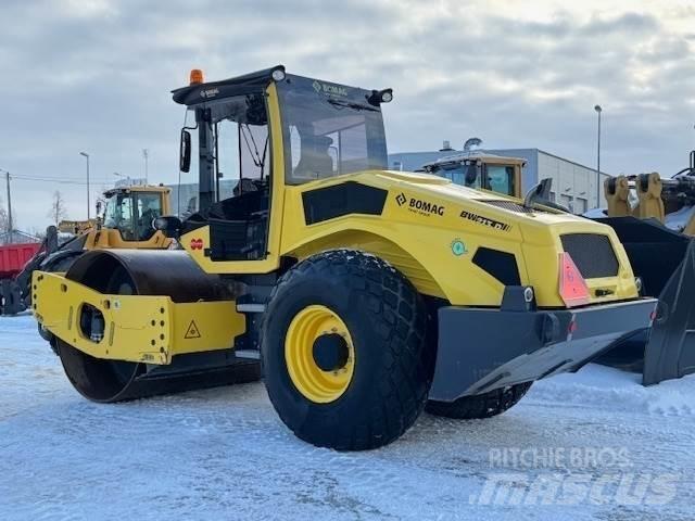 Bomag BW 213D-5 건설 장비 - 기타